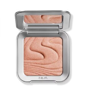 R.E.M. Beauty Interstellar Highlight Topper in Miss Saturn